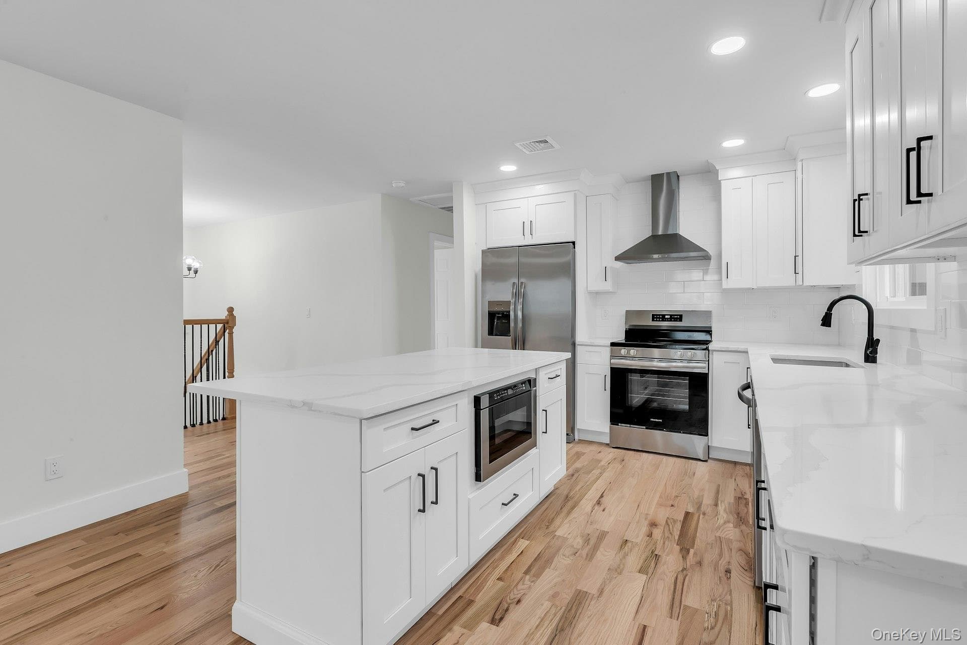 64 Skylark Drive thumbnail 3