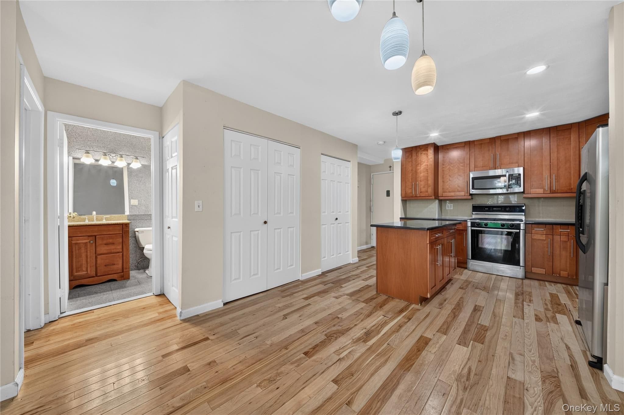 12-32 Diane Place Unit: 204L thumbnail 7