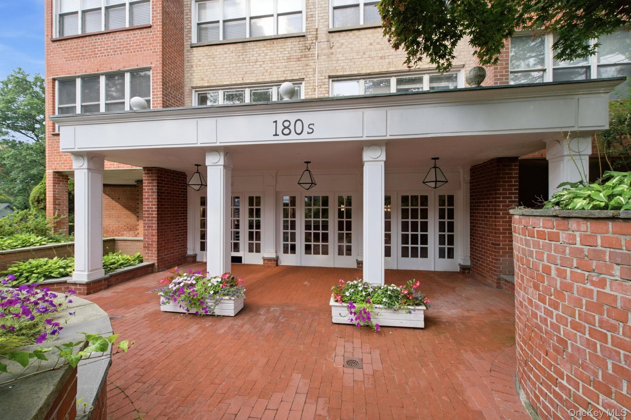 180 South Middle Neck RD Unit: 1P, Great Neck