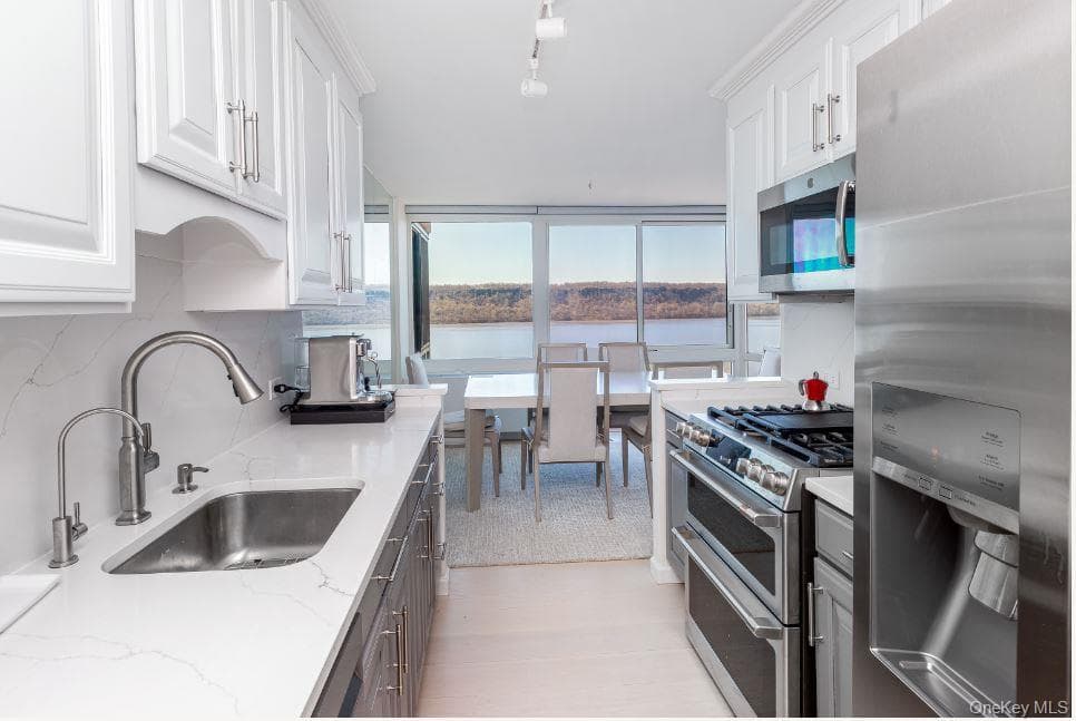 2521 Palisade Avenue Unit: 8C thumbnail 5