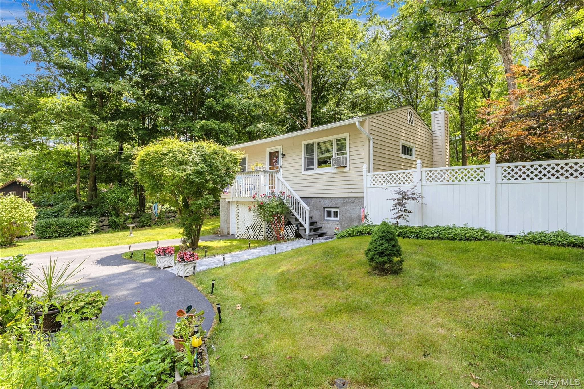 577 Wood Road thumbnail 3
