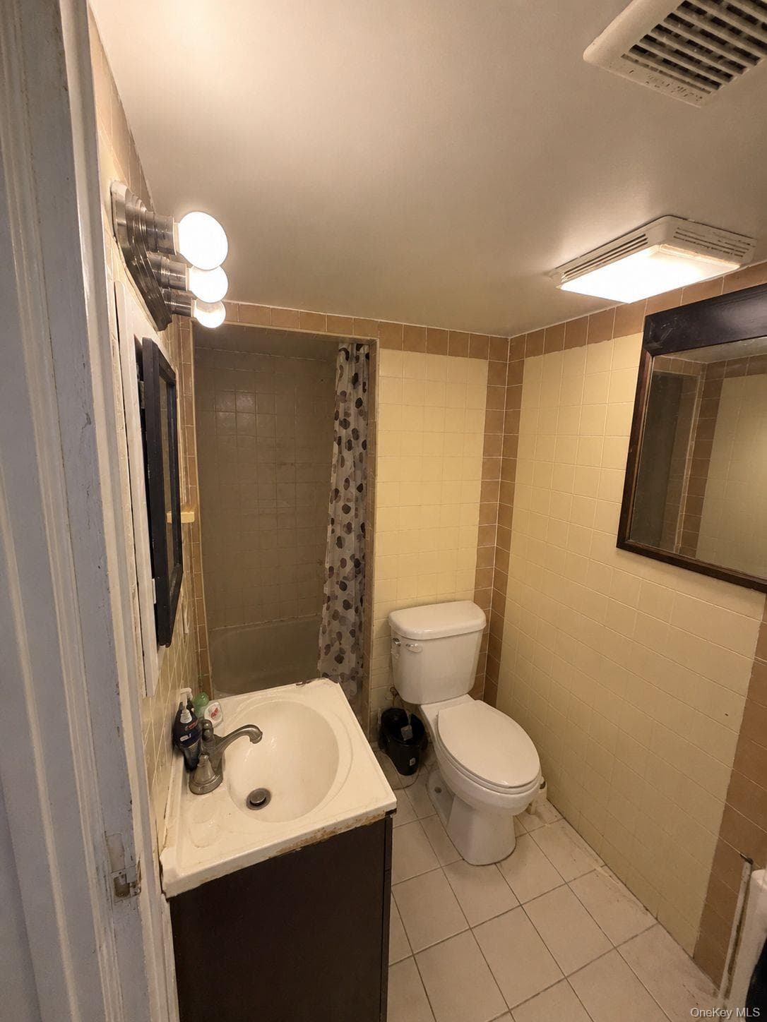 6408 Metropolitan Avenue thumbnail 22