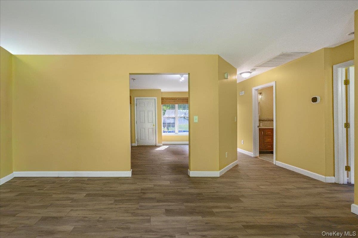204 Mattituck Court thumbnail 13