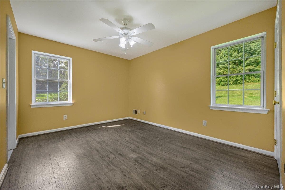 204 Mattituck Court thumbnail 17