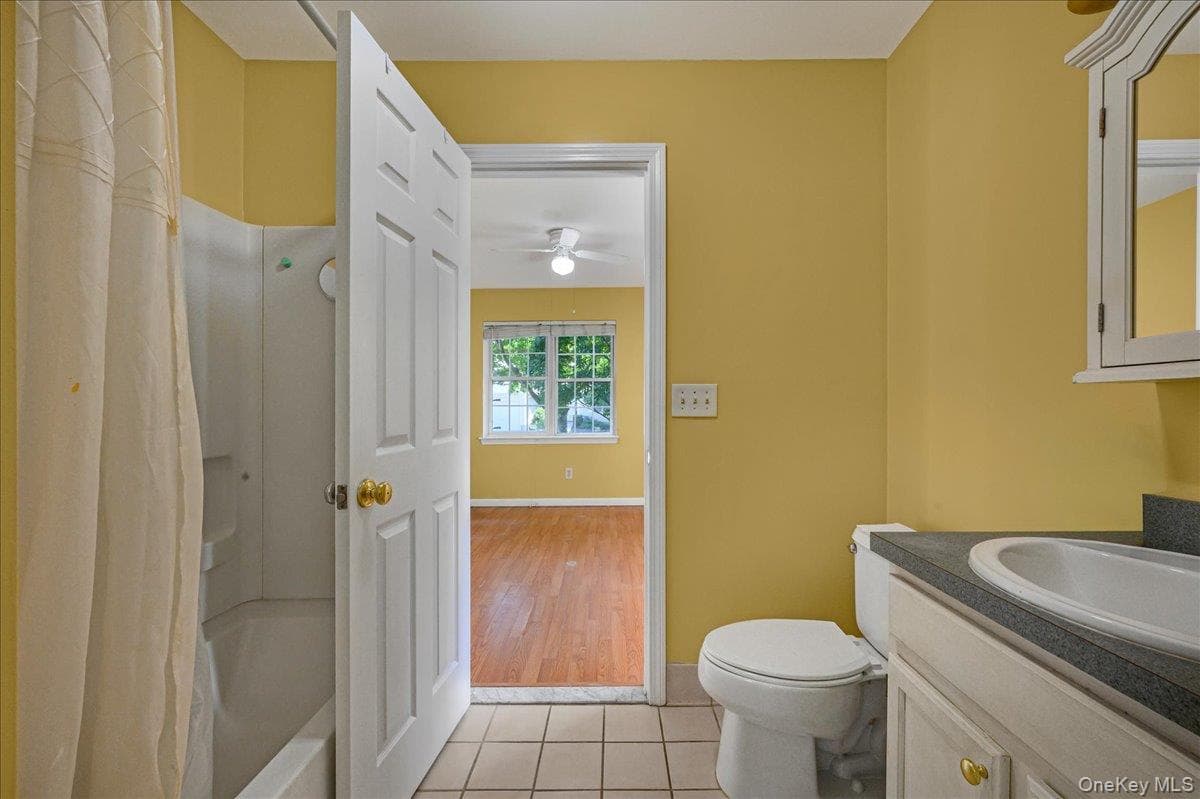 204 Mattituck Court thumbnail 16
