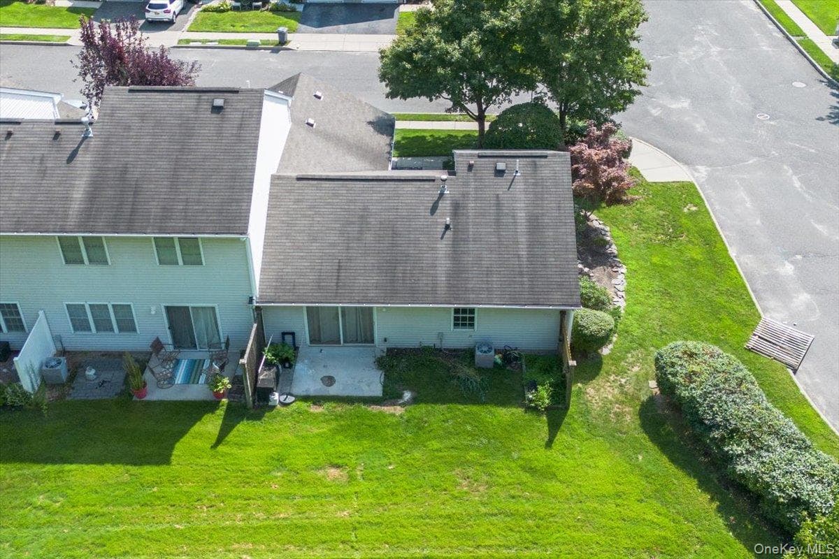 204 Mattituck Court thumbnail 23
