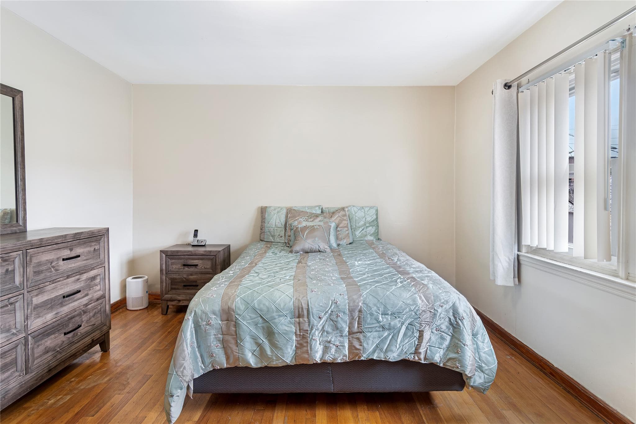 2934 Throop Avenue thumbnail 14