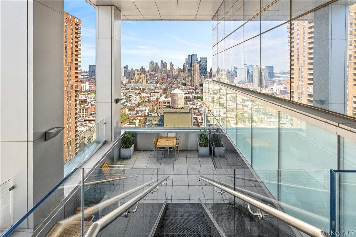 350 W 42nd Street Unit: 19I thumbnail 27