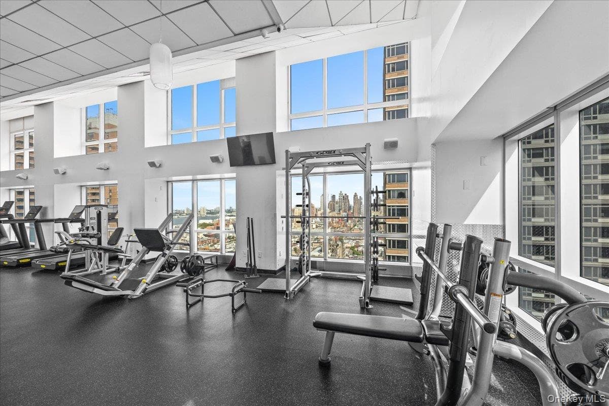 350 W 42nd Street Unit: 19I thumbnail 21