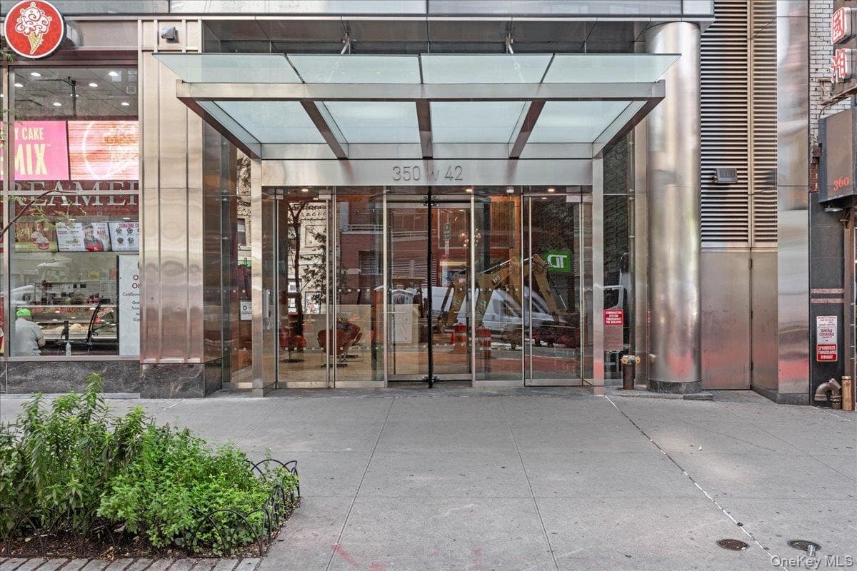 350 W 42nd Street Unit: 19I thumbnail 35