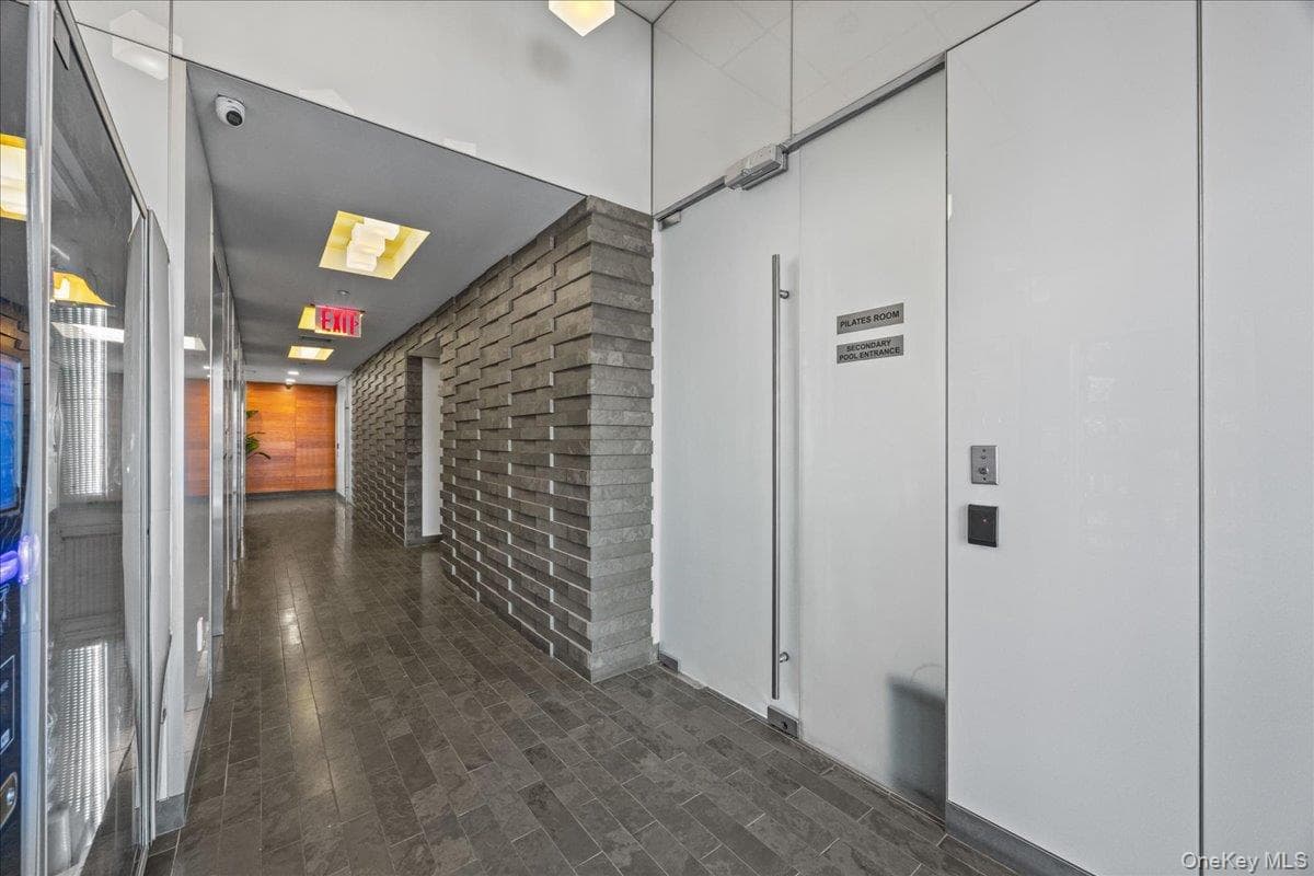 350 W 42nd Street Unit: 19I thumbnail 20