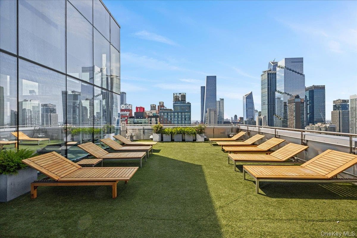 350 W 42nd Street Unit: 19I thumbnail 24