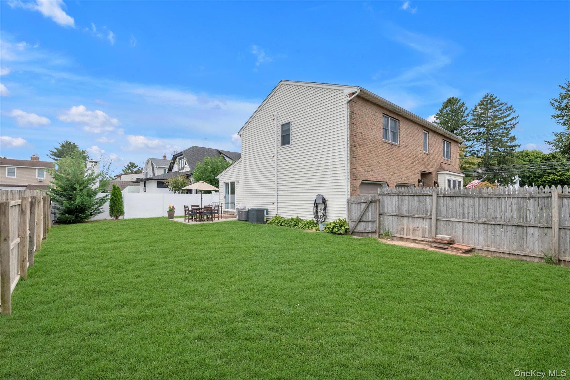 2084 Manfield Avenue thumbnail 28