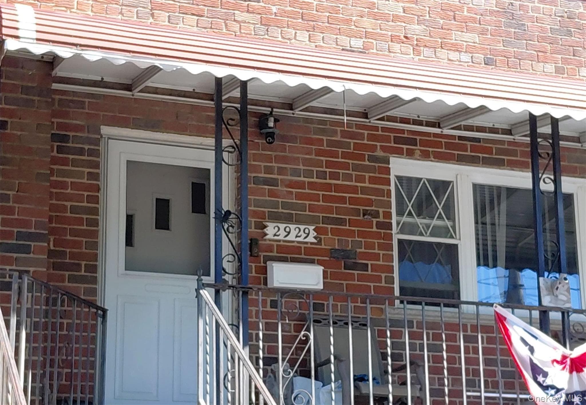 2929 Harding Avenue thumbnail 4