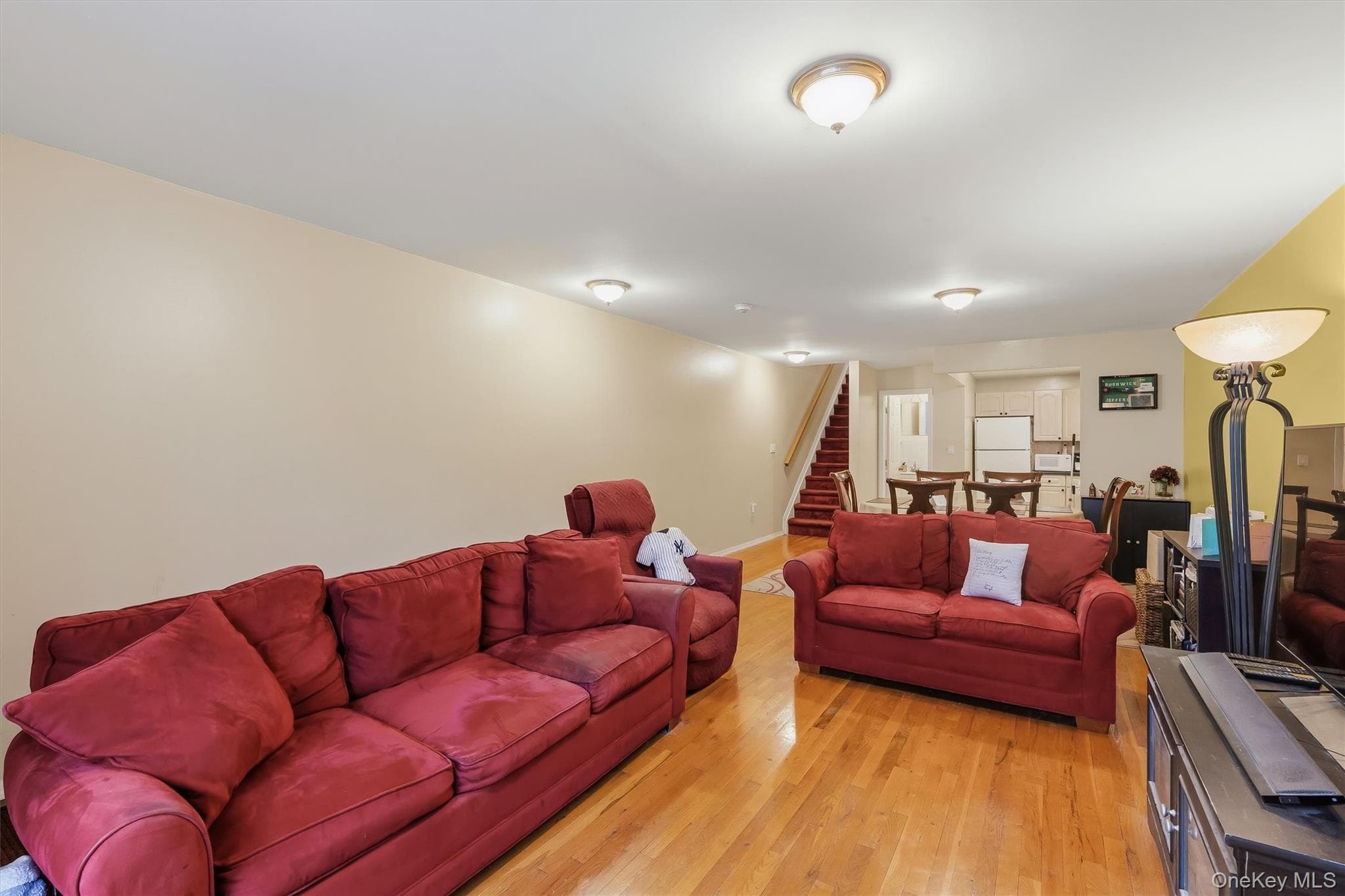 717 E 215th Street thumbnail 10