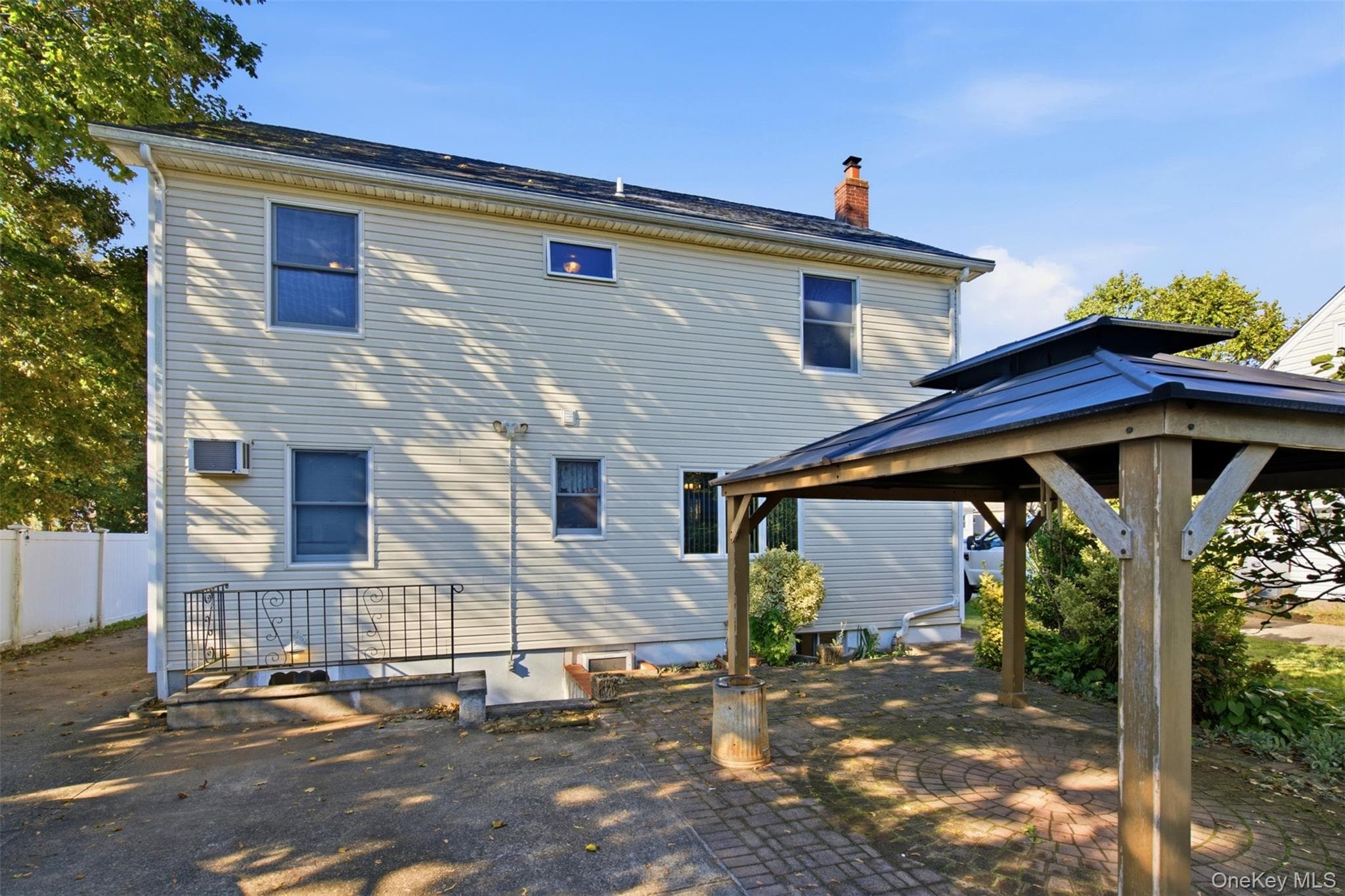 2093 Bergen Street thumbnail 33
