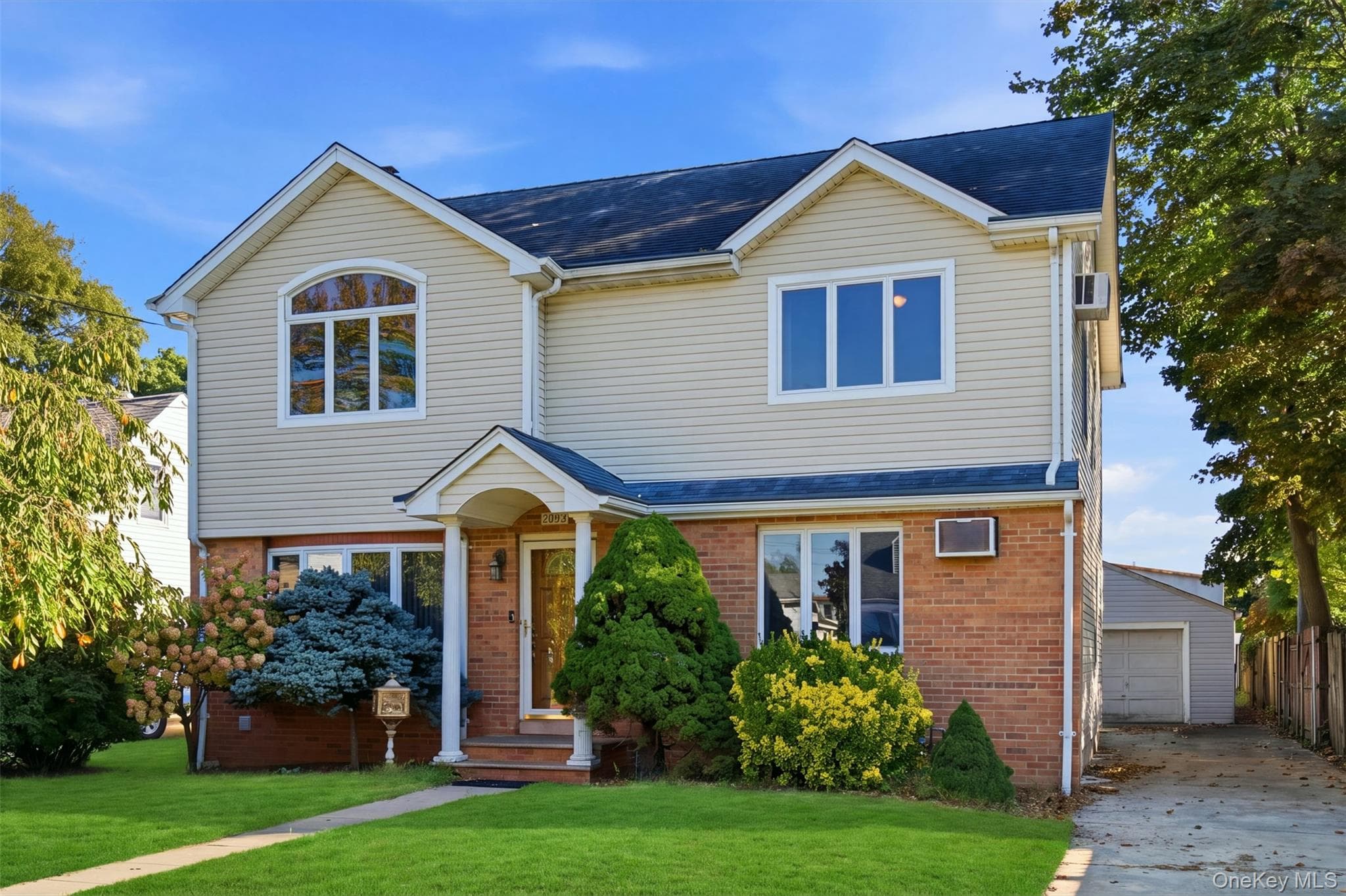2093 Bergen Street, Bellmore