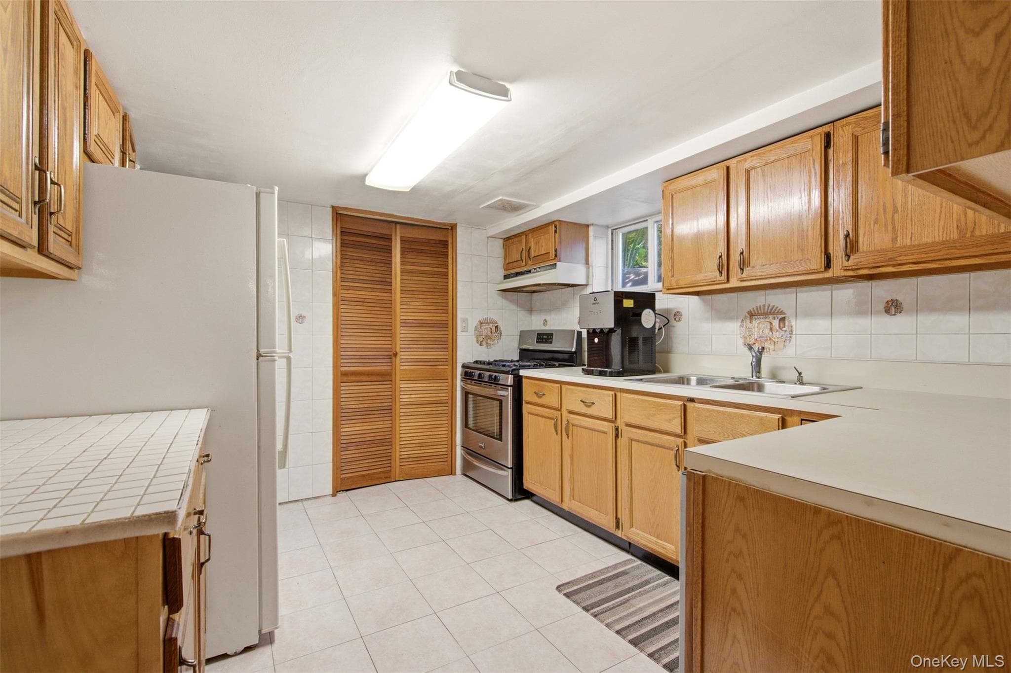 2093 Bergen Street thumbnail 24