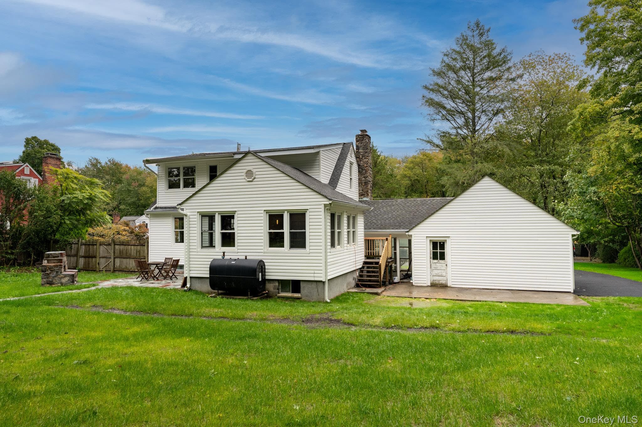 16 Forest Avenue thumbnail 3