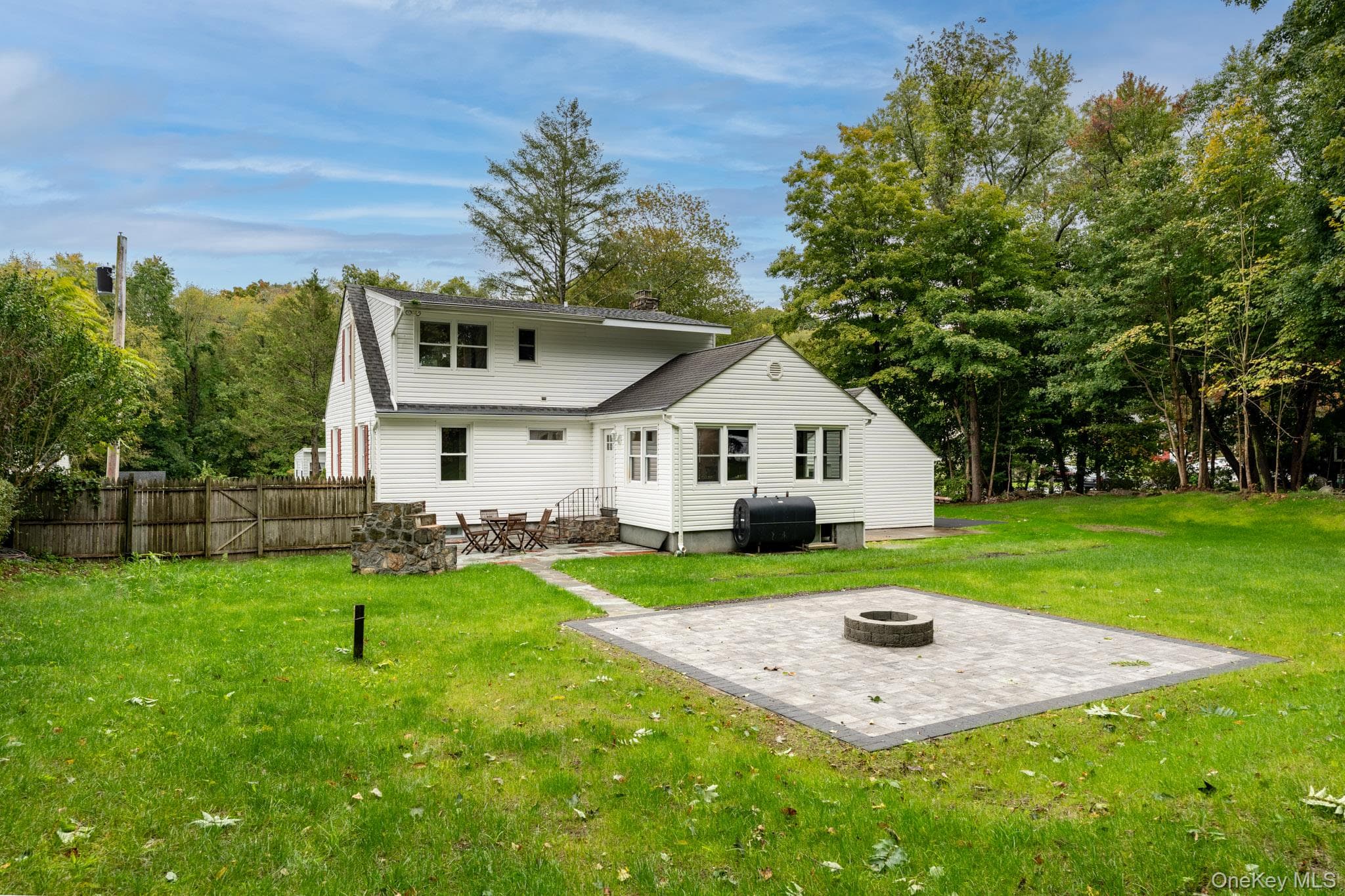 16 Forest Avenue thumbnail 4