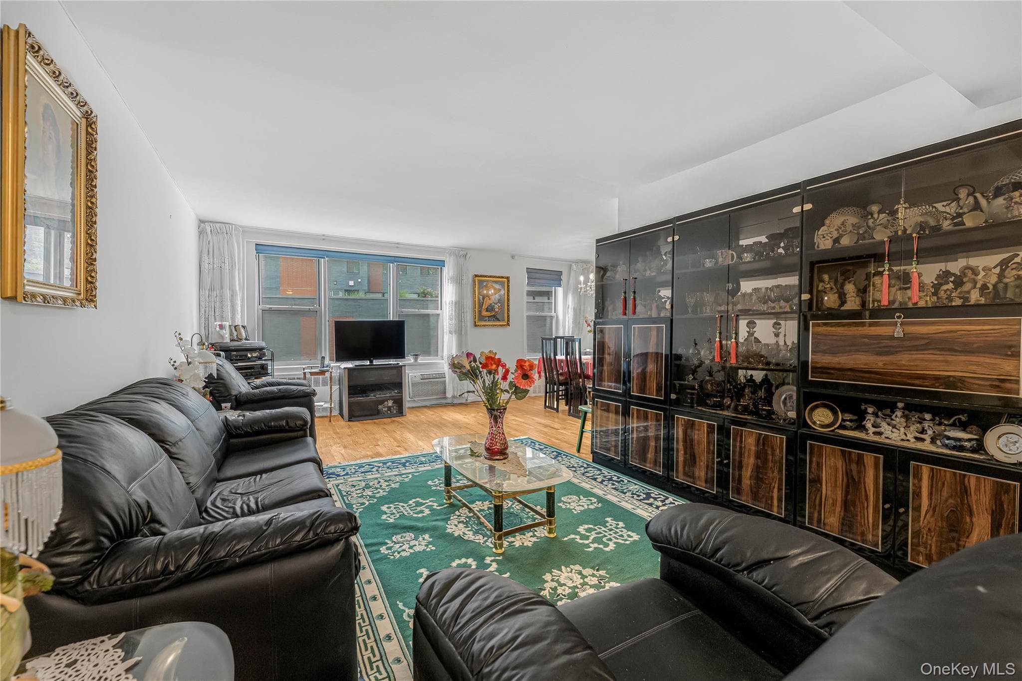 2736 Independence Avenue Unit: 2B thumbnail 3