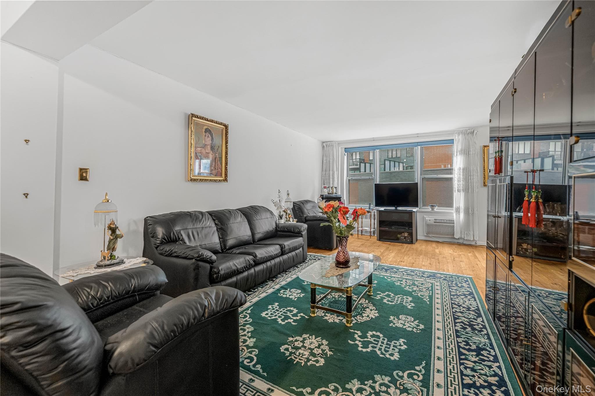 2736 Independence Avenue Unit: 2B thumbnail 4