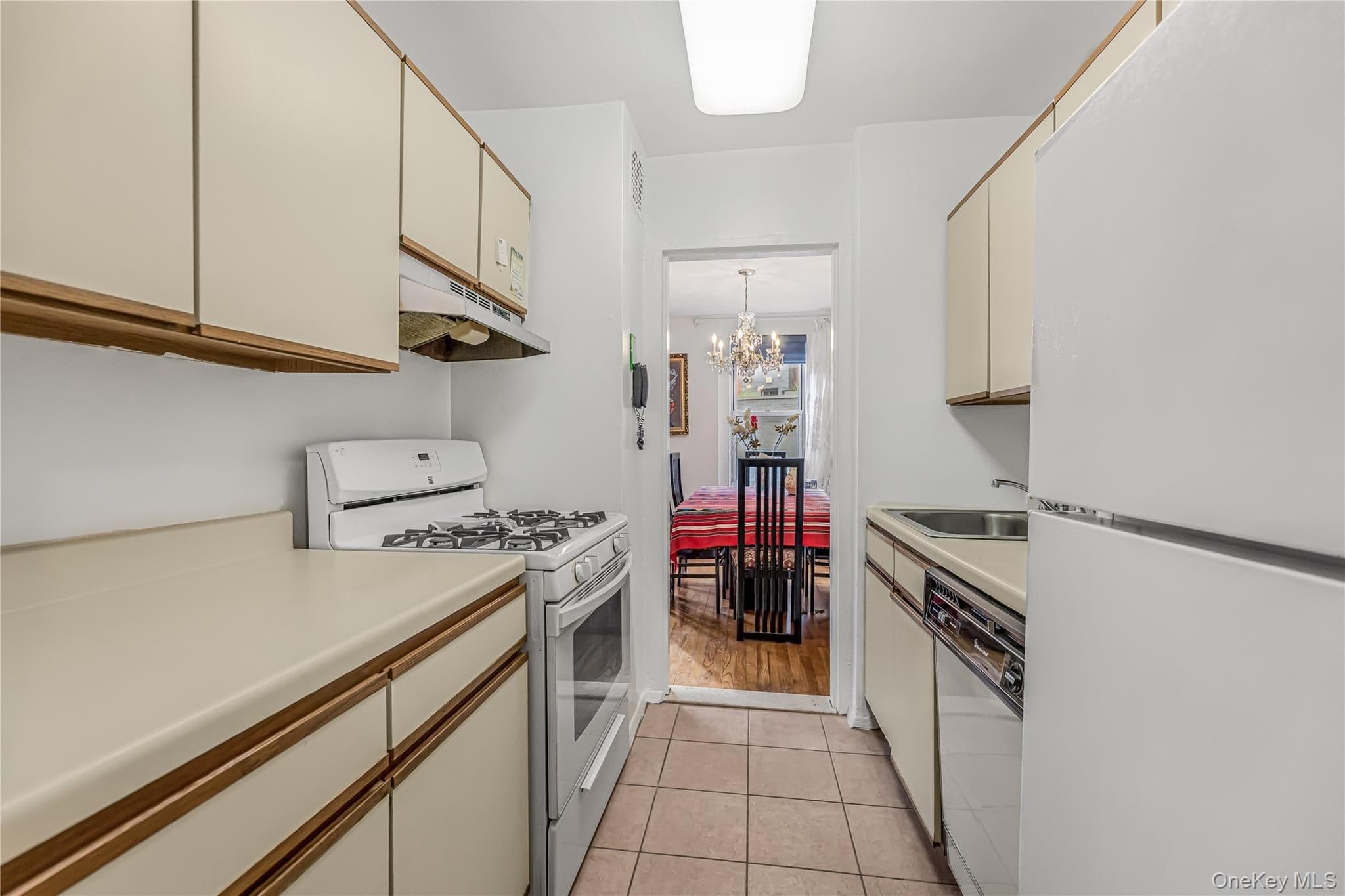 2736 Independence Avenue Unit: 2B thumbnail 5