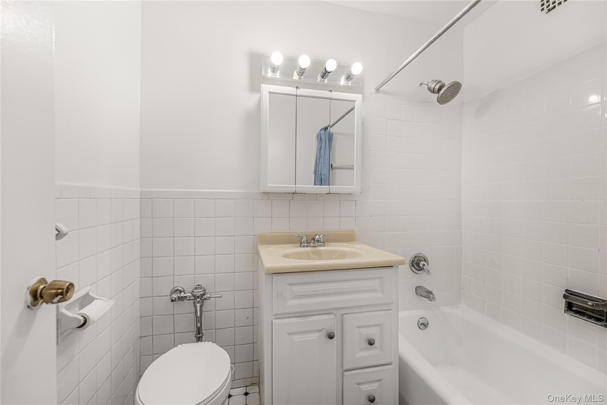 2736 Independence Avenue Unit: 2B thumbnail 10