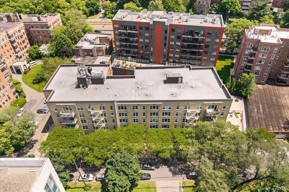 2736 Independence Avenue Unit: 2B thumbnail 17