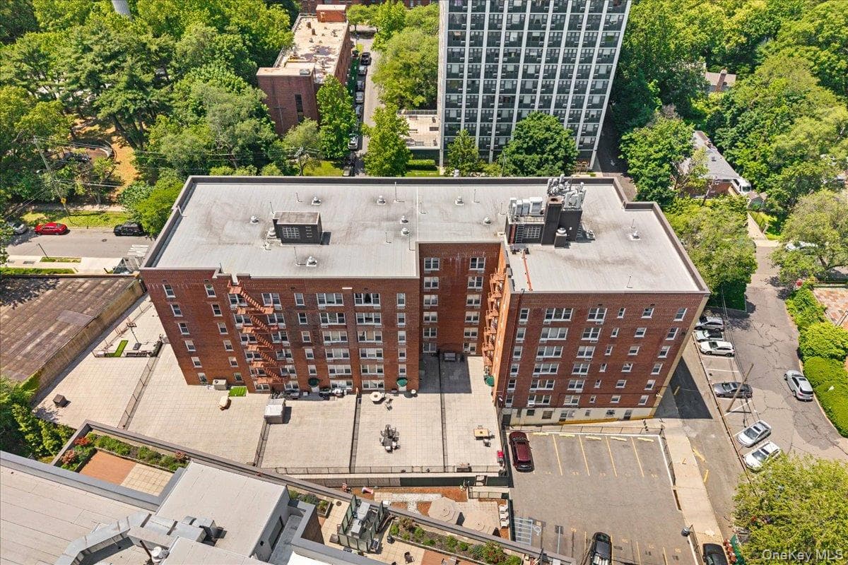 2736 Independence Avenue Unit: 2B thumbnail 16