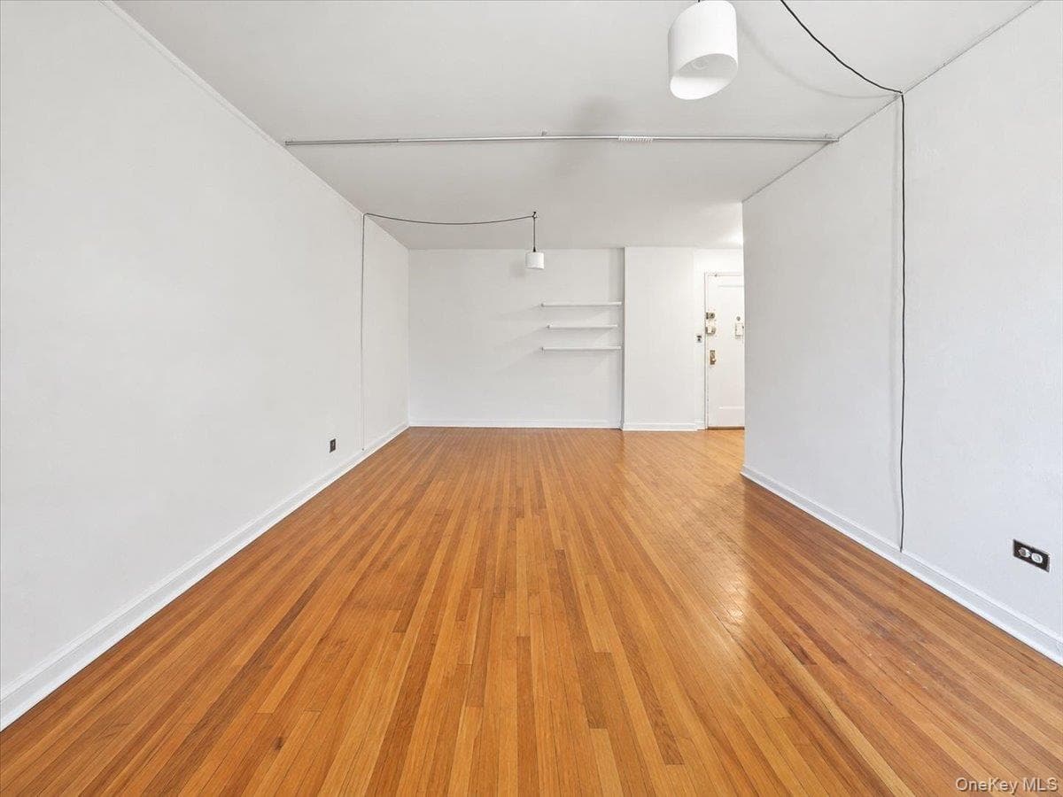 2630 Kingsbridge Terrace Unit: 5O thumbnail 3