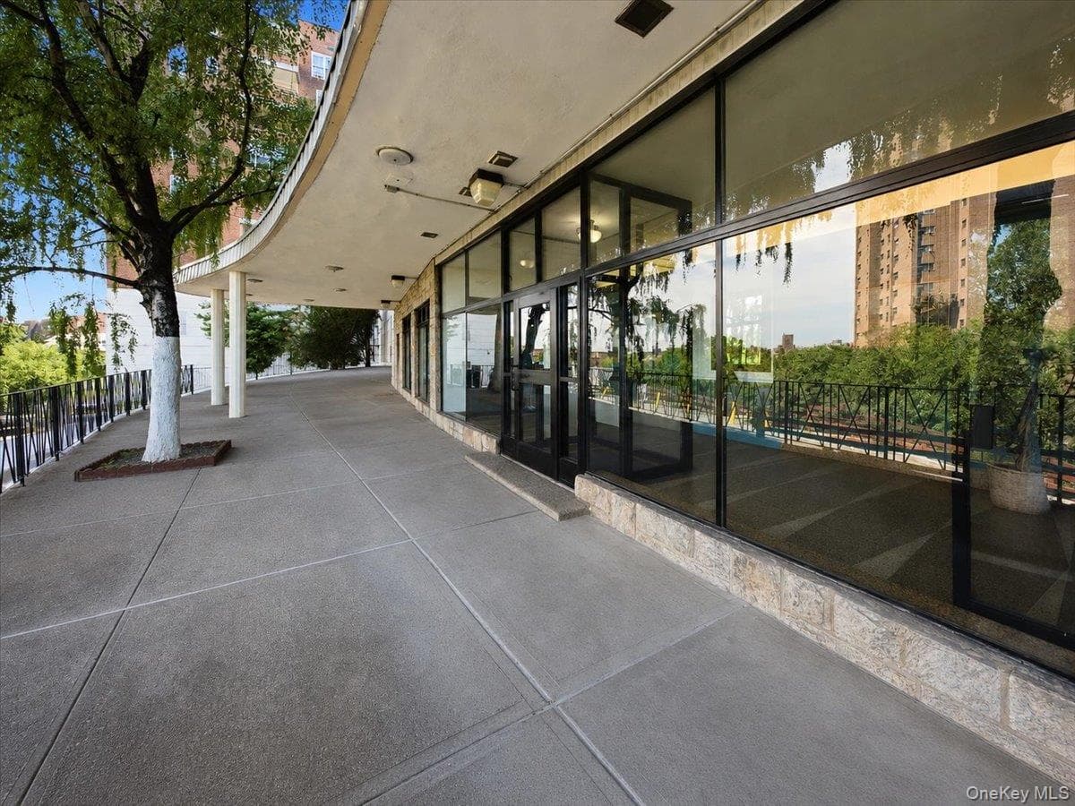 2630 Kingsbridge Terrace Unit: 5O thumbnail 18