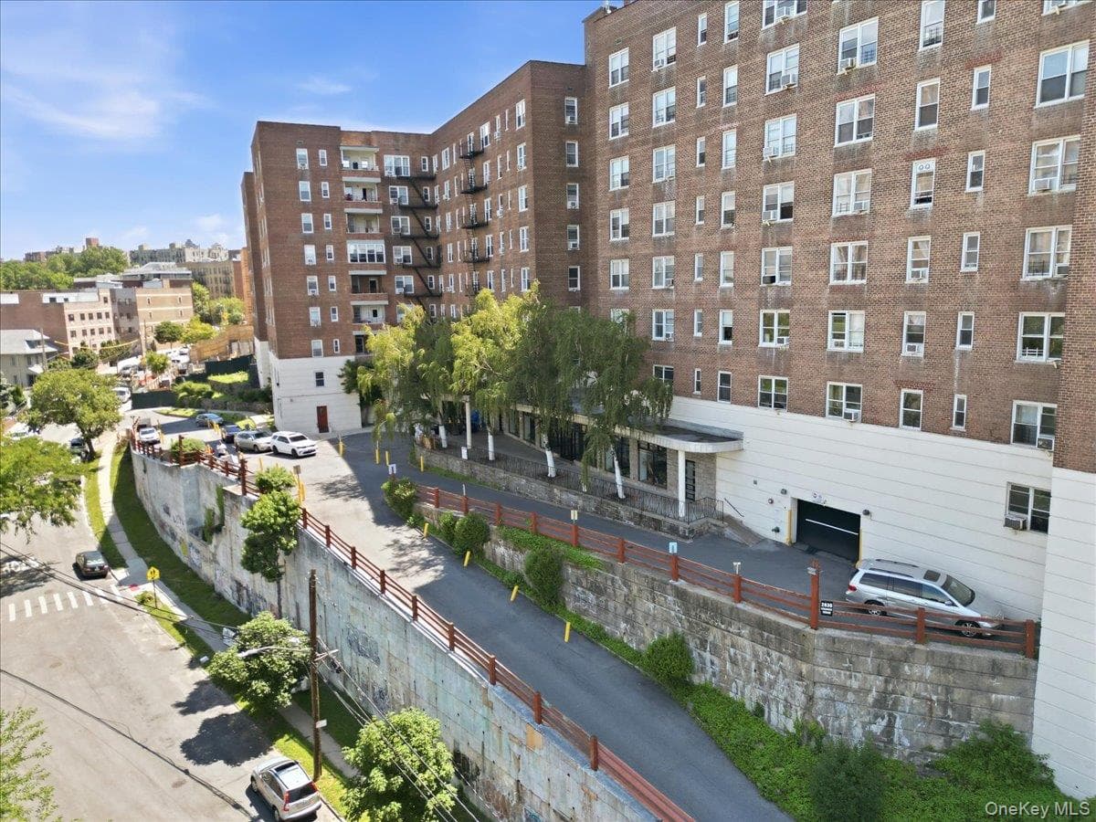 2630 Kingsbridge Terrace Unit: 5O thumbnail 24