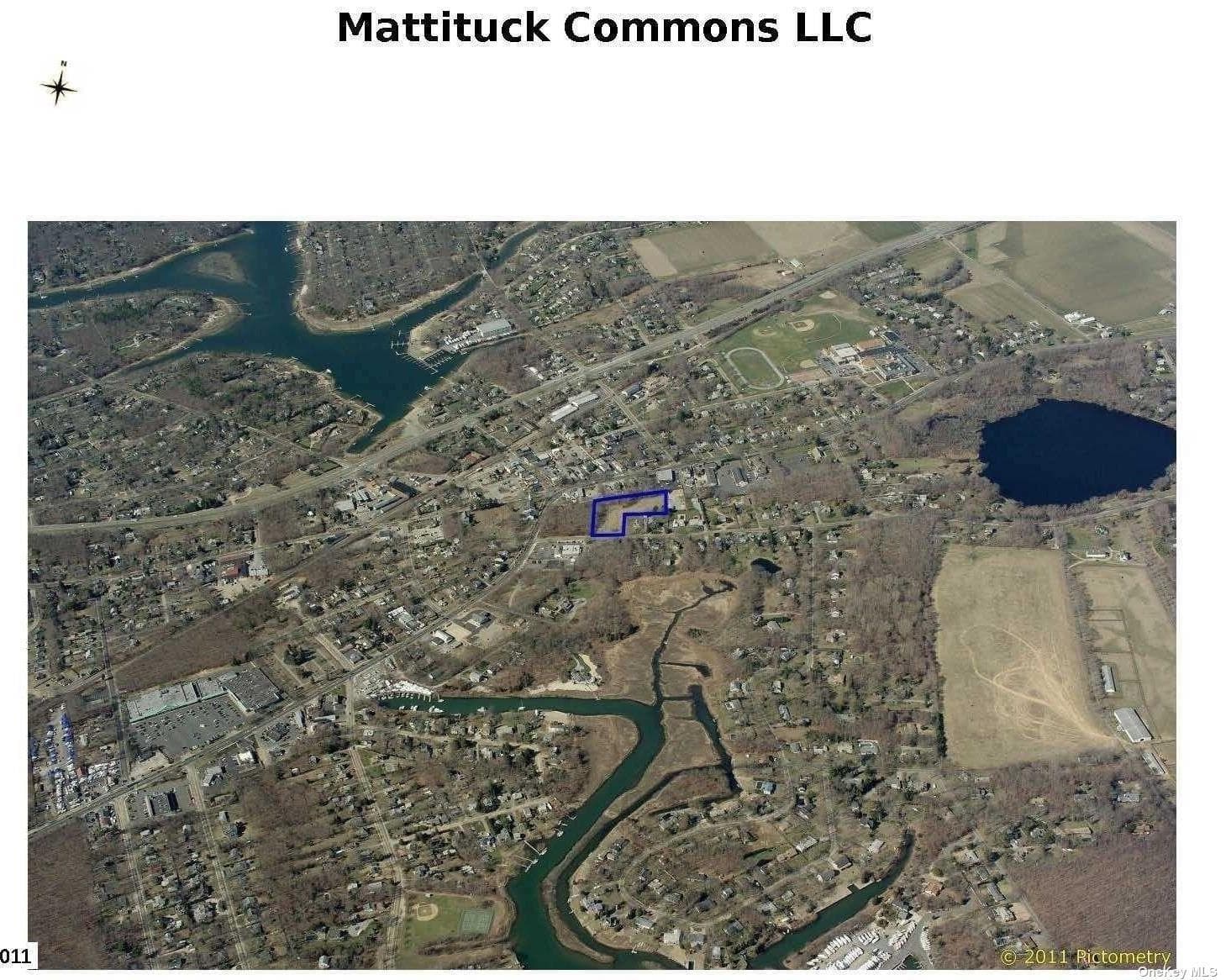 385 New Suffolk Avenue thumbnail 2