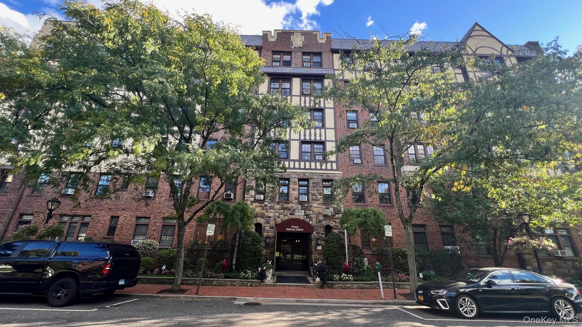 4 Maple Drive Unit: 6F, Great Neck