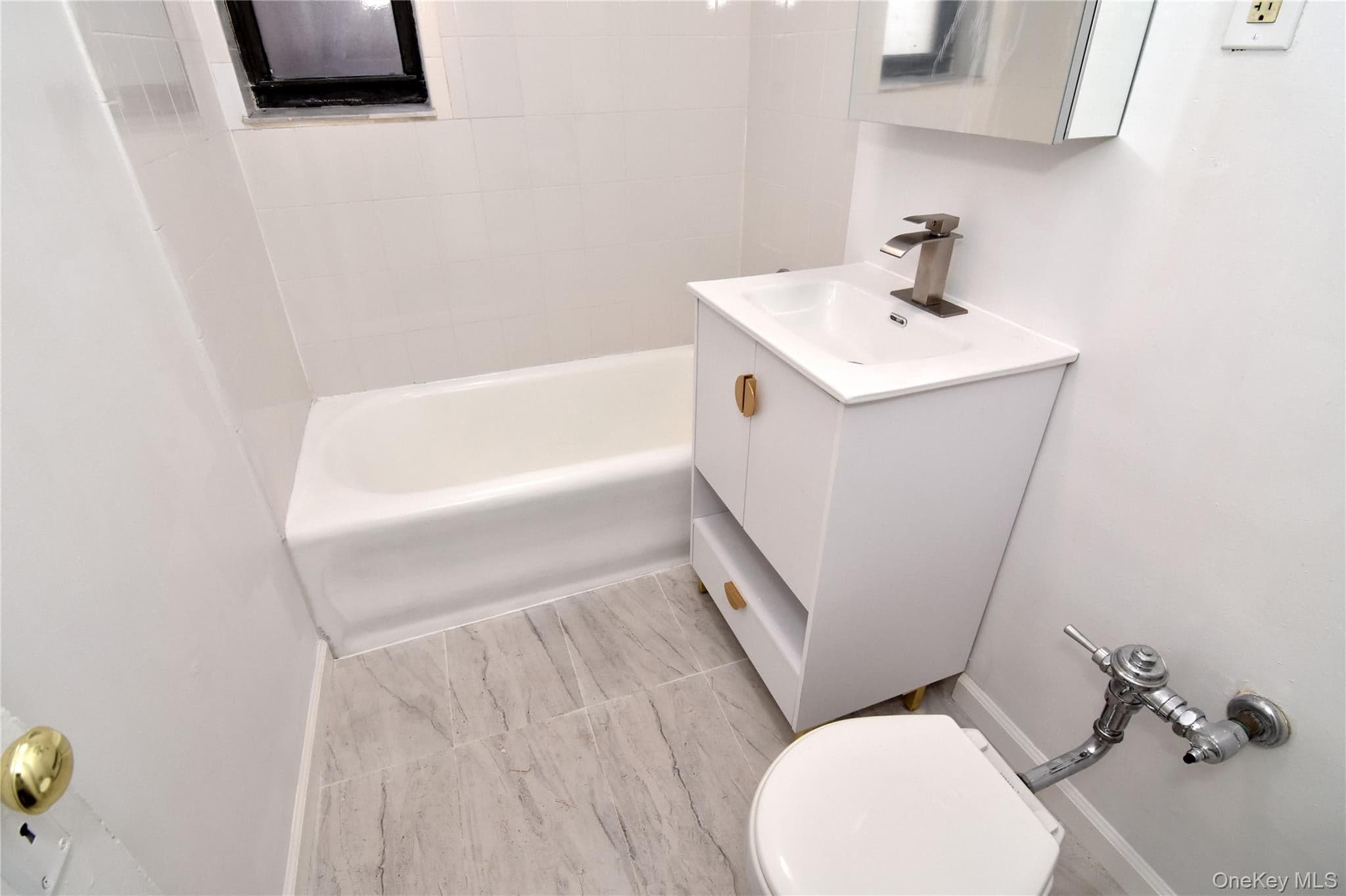 590 E 3rd Street Unit: 1L thumbnail 12