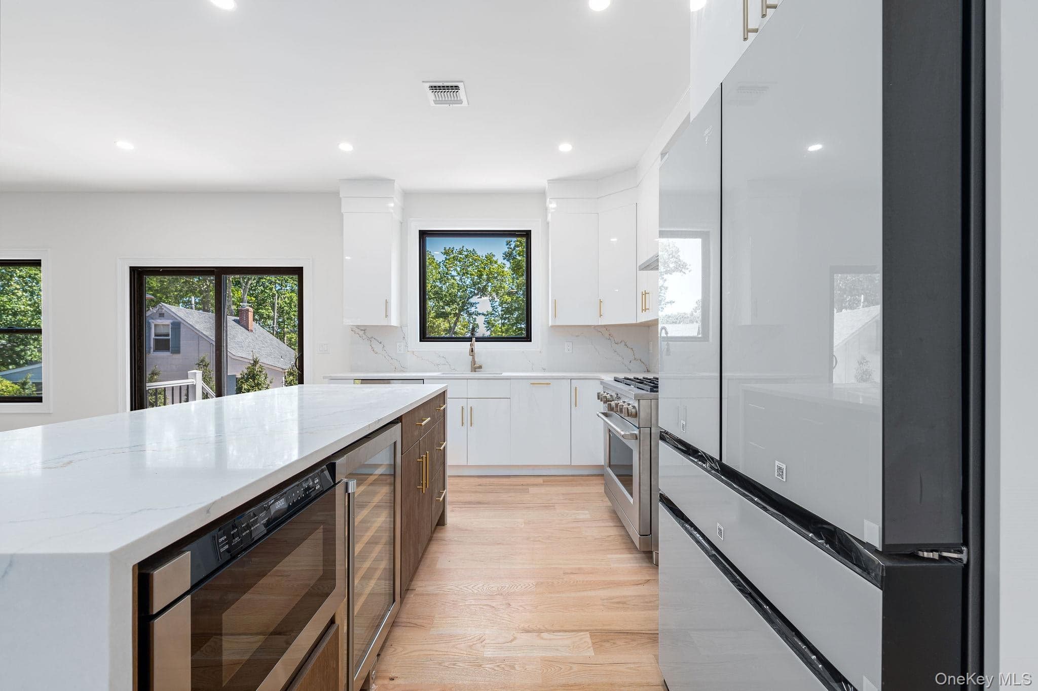 1700 Smith Drive thumbnail 11