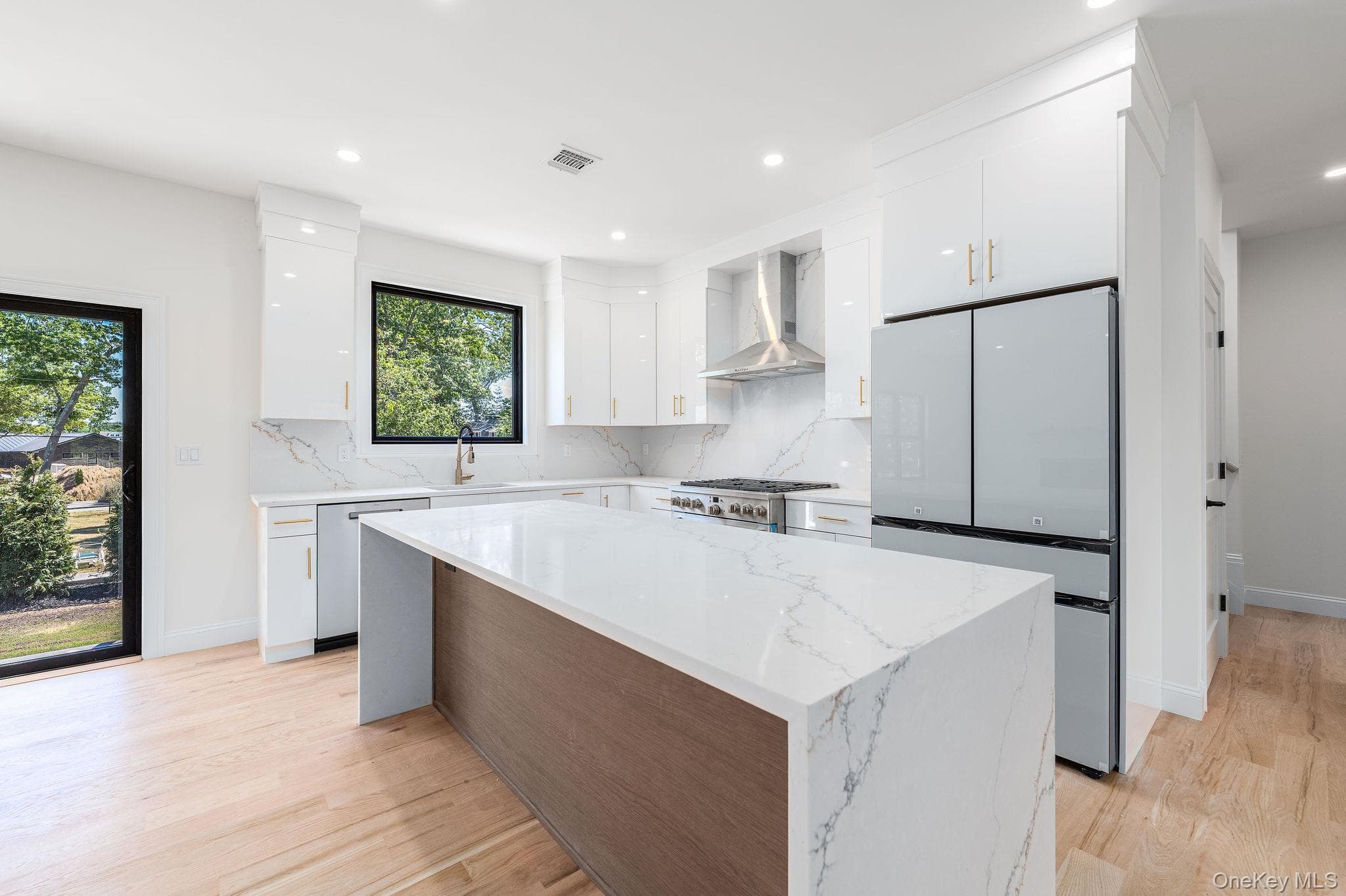 1700 Smith Drive thumbnail 9