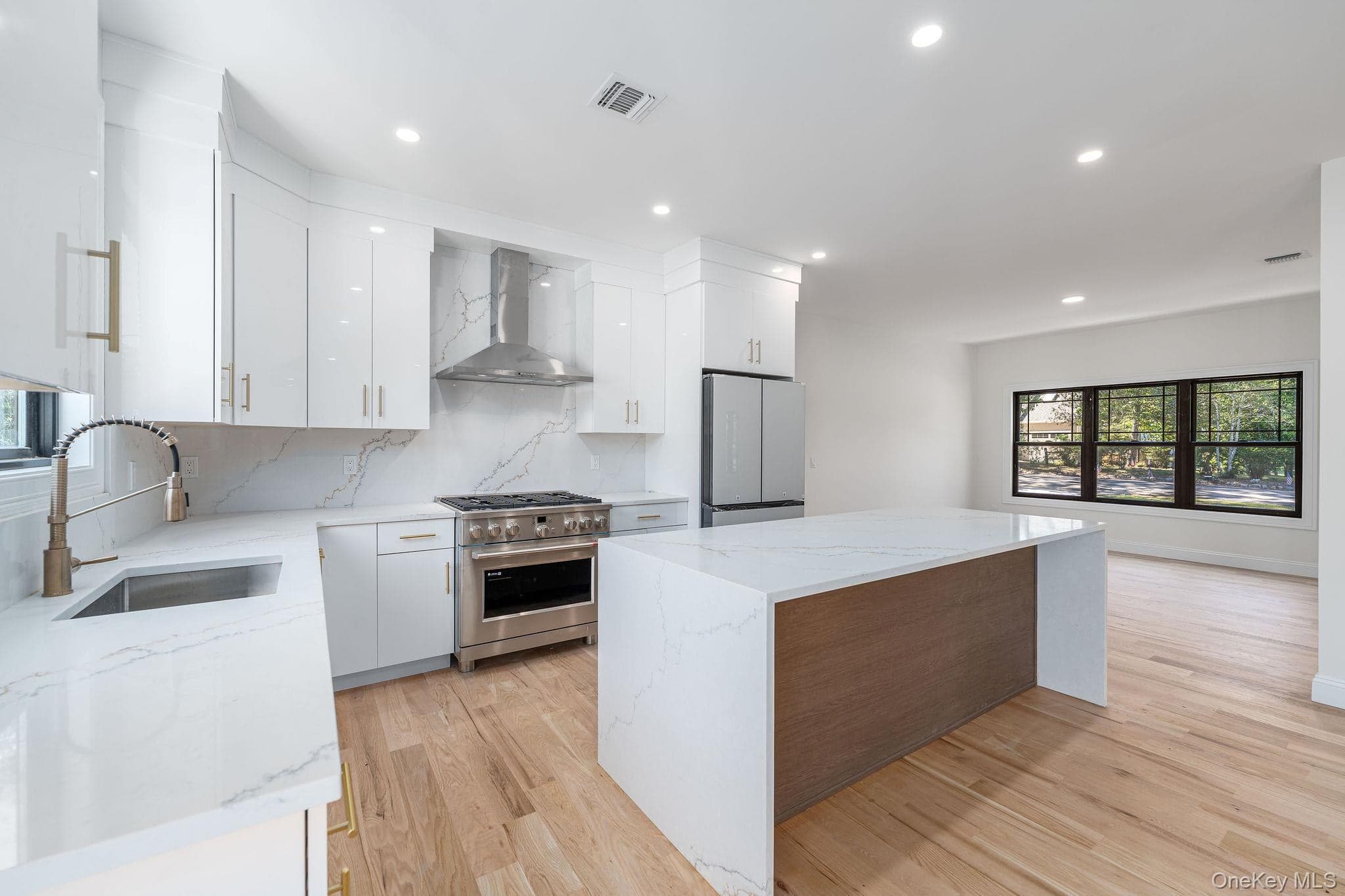 1700 Smith Drive thumbnail 10