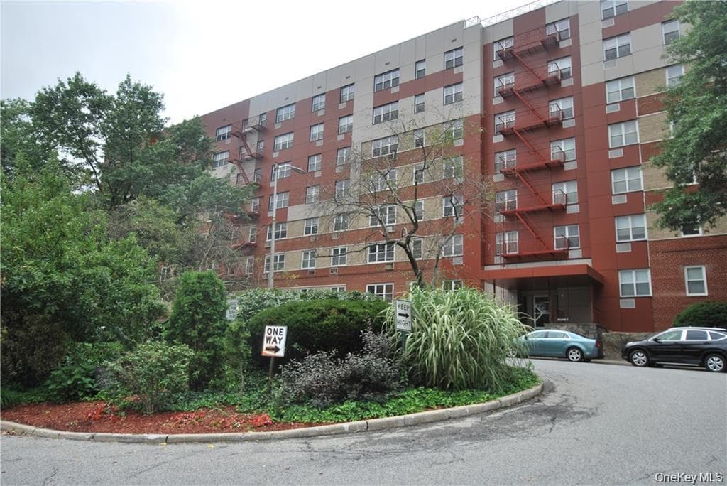 7 Balint Drive Unit: 521, Yonkers