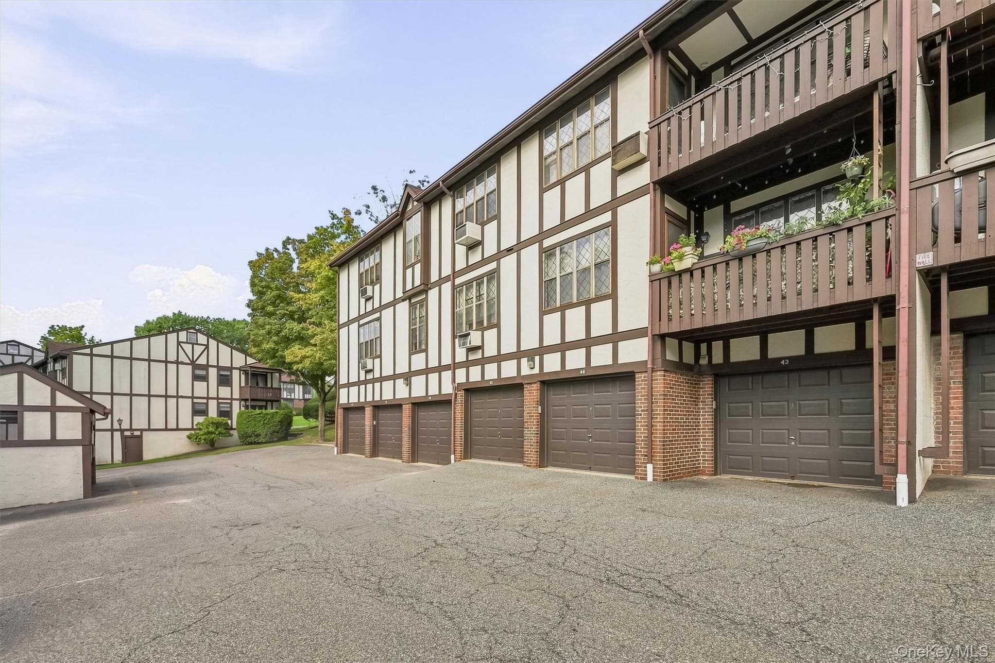 631 Sierra Vista Lane thumbnail 32