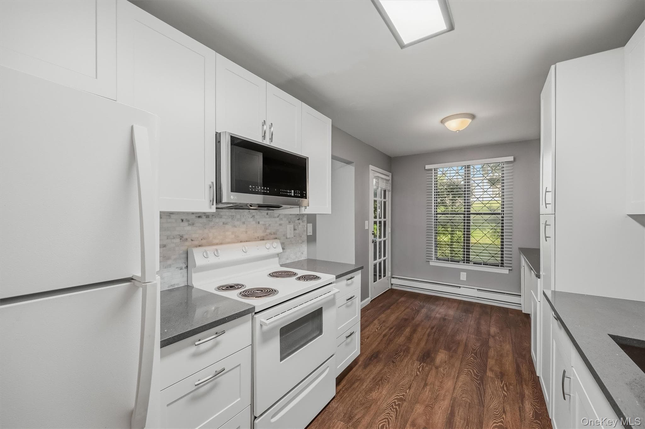 631 Sierra Vista Lane thumbnail 10