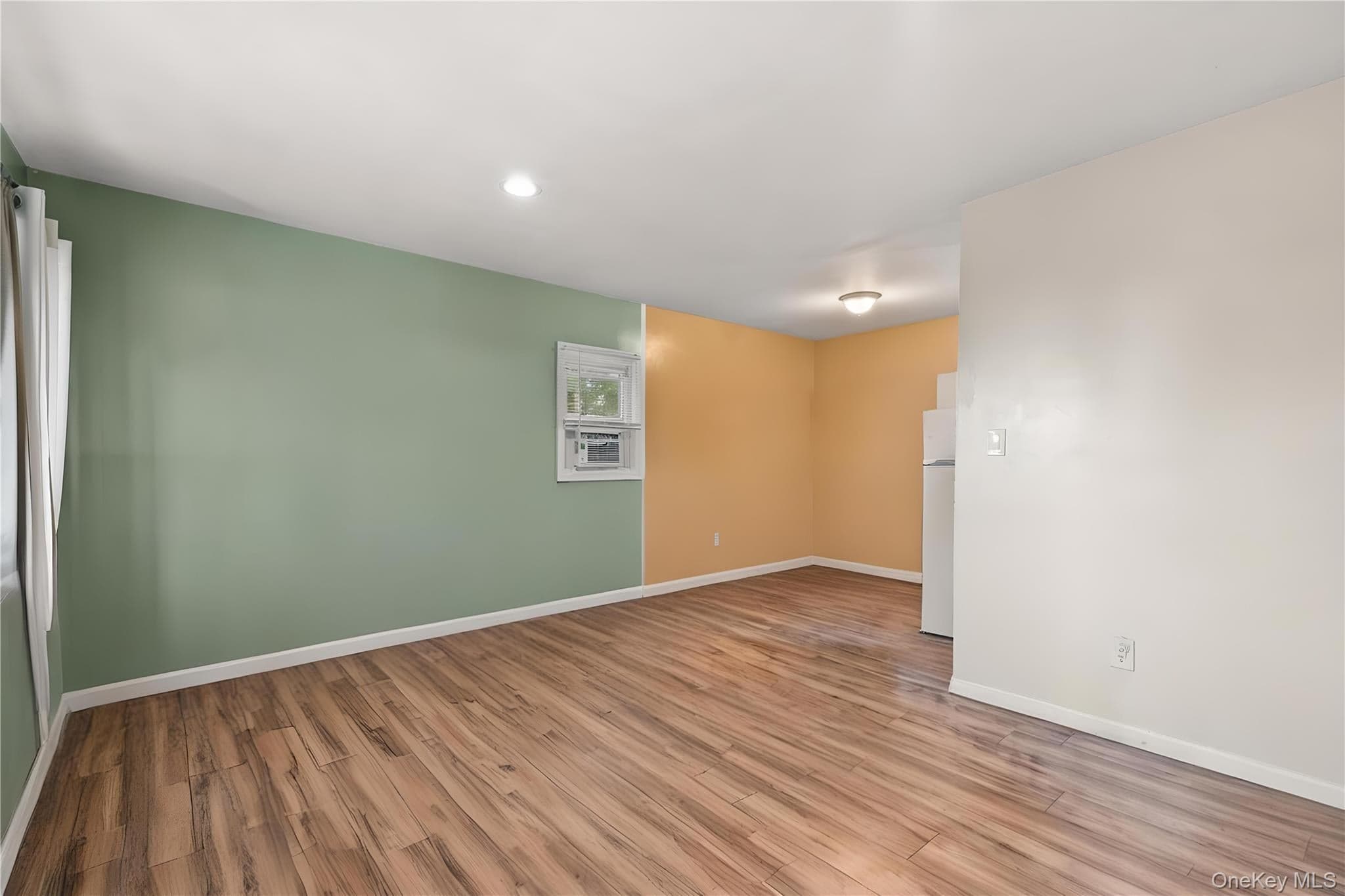 70 E Lakeland Street thumbnail 4