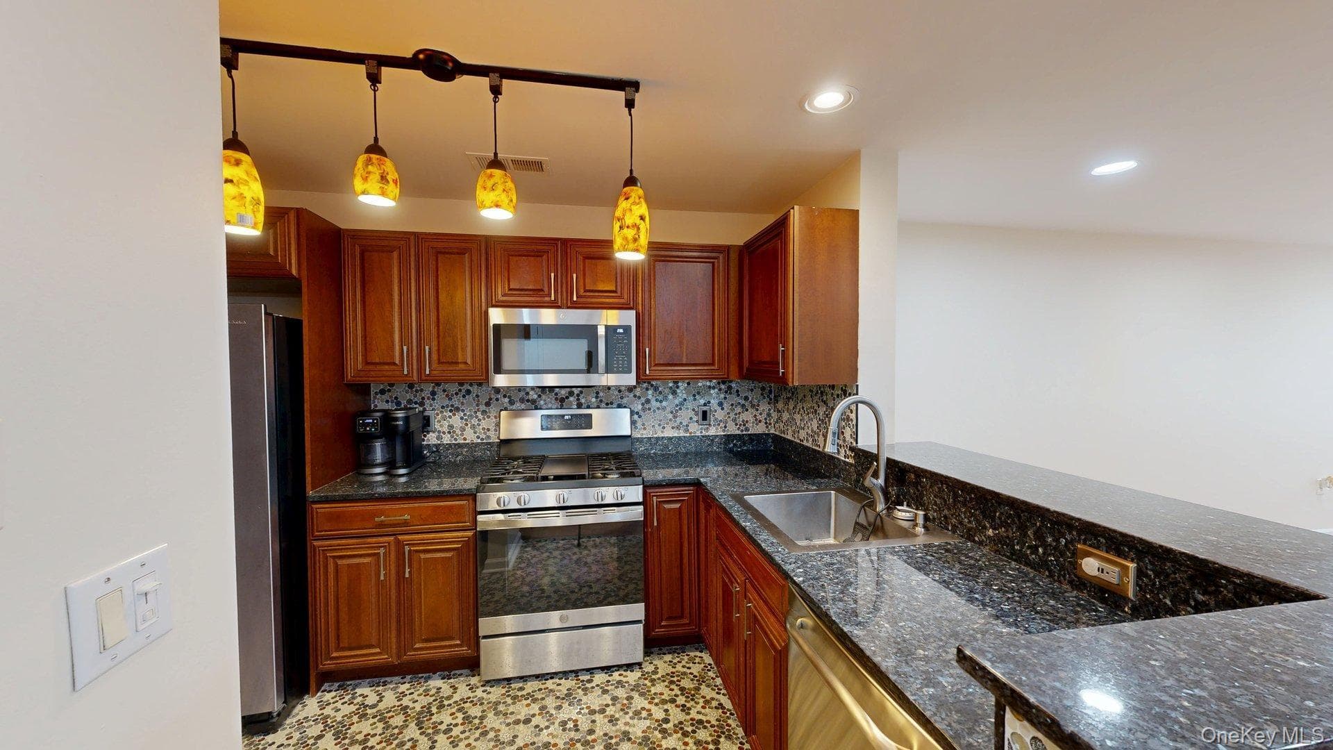 1109 Round Pointe Drive Unit: 1109 thumbnail 14