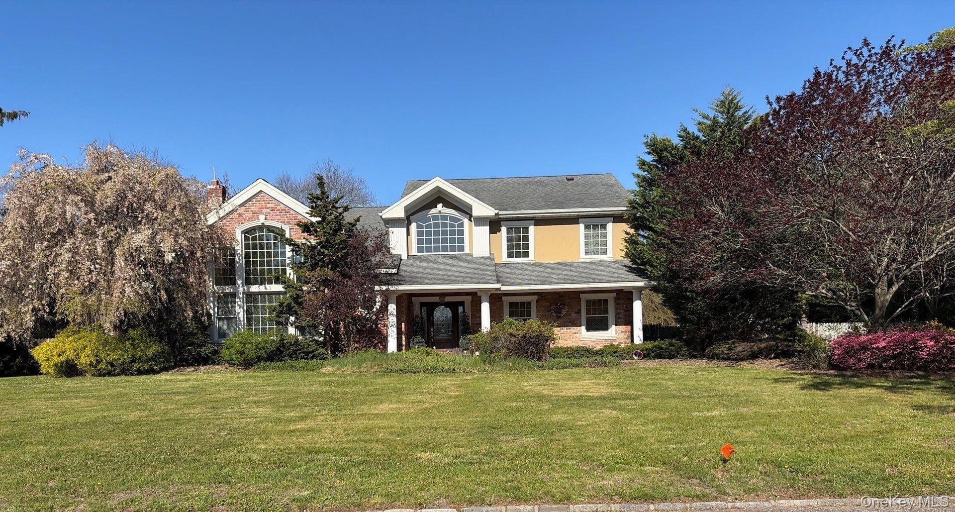 906 Thompson Drive, Bay Shore