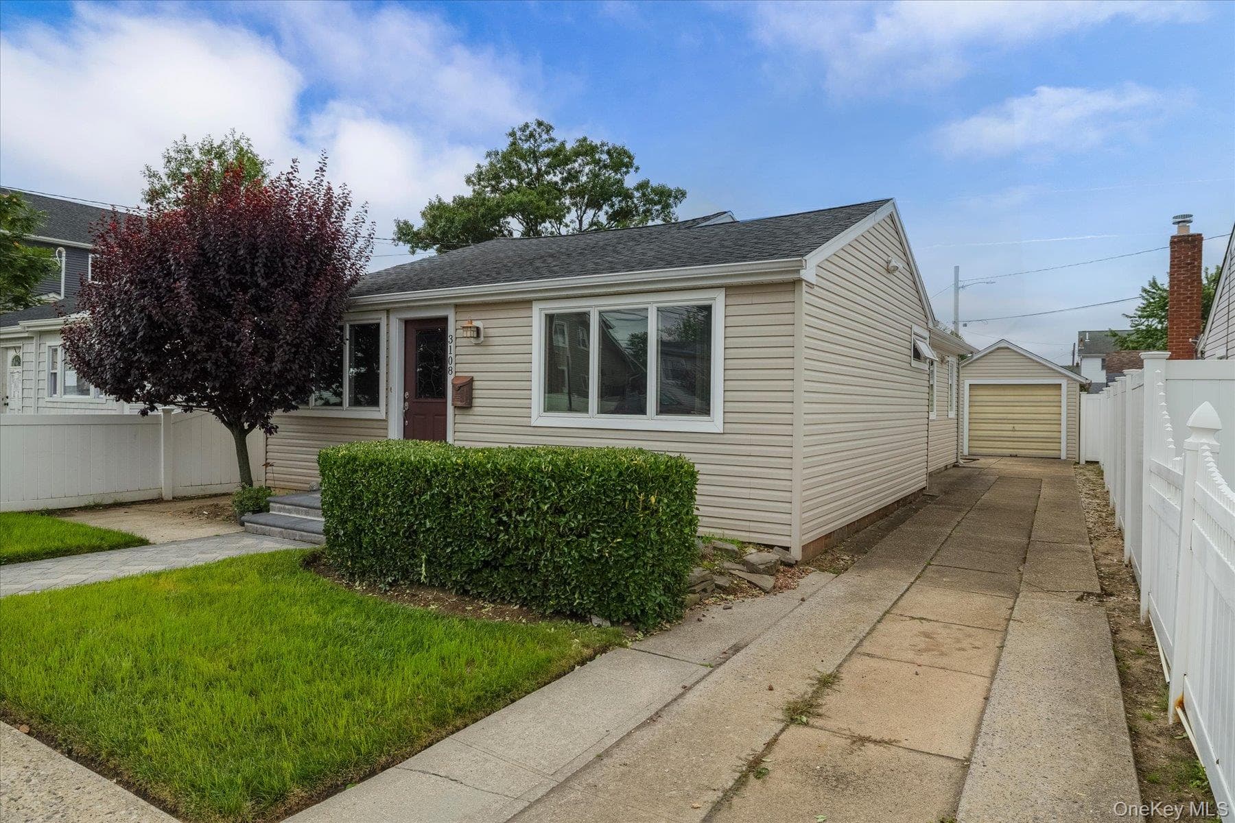 3108 Royal Avenue thumbnail 2