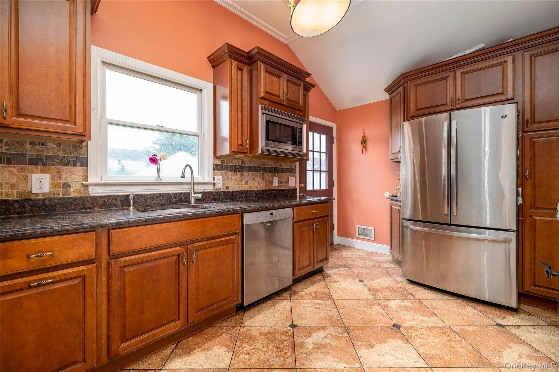 3108 Royal Avenue thumbnail 9