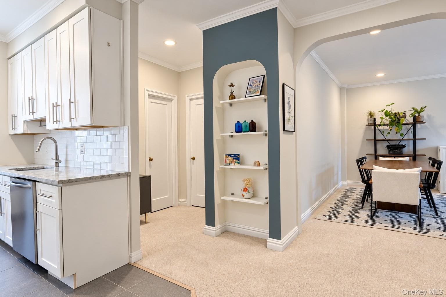 21 Barstow Road Unit: 2D, Great Neck