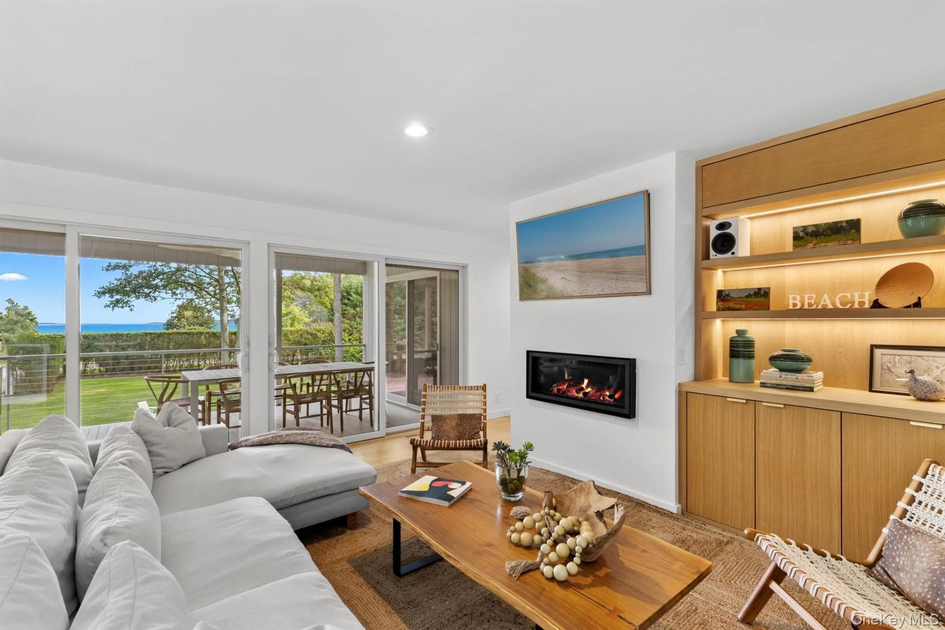 1039 Springs Fireplace Road thumbnail 8