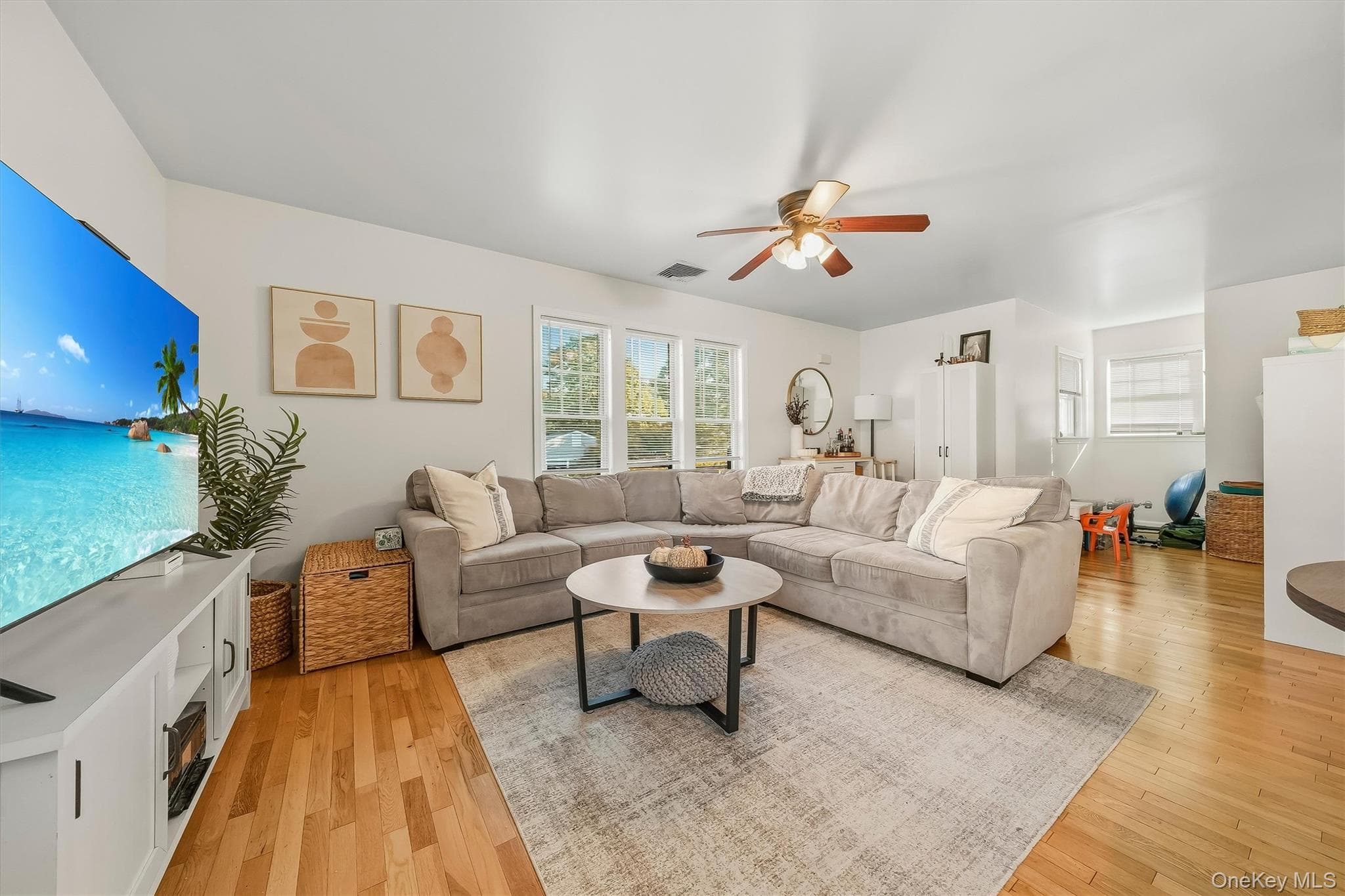 72 Virginia Avenue thumbnail 4